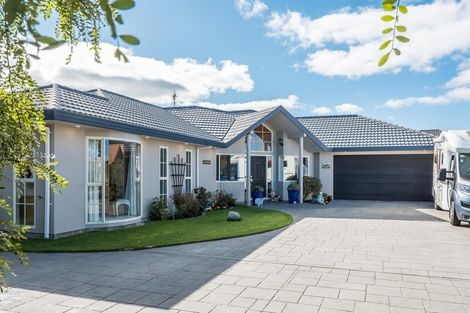 Photo of property in 10 Glen Loch Place, Paraparaumu, 5032