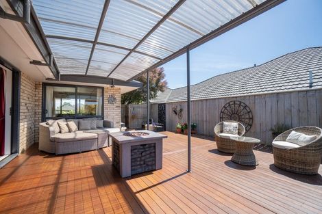 Photo of property in 147 Pacific Drive, Fitzherbert, Palmerston North, 4410