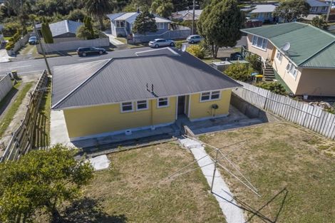 Photo of property in 111 Driver Crescent, Cannons Creek, Porirua, 5024