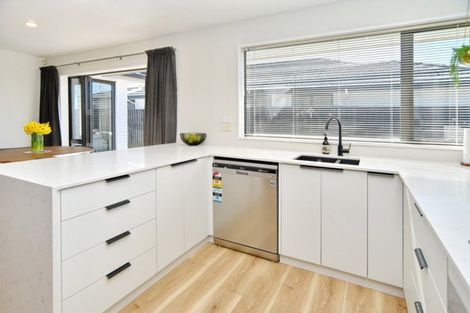 Photo of property in 10a Puhara Avenue, Parklands, Christchurch, 8083