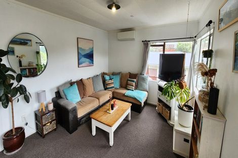 Photo of property in 35a Beaumont Crescent, Frankleigh Park, New Plymouth, 4310