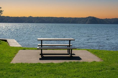 Photo of property in 32 Wharetoroa Drive, Rotoiti Forest, Rotorua, 3074