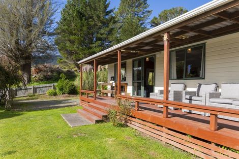 Photo of property in 10 Kirk Street, Matawai, 4075