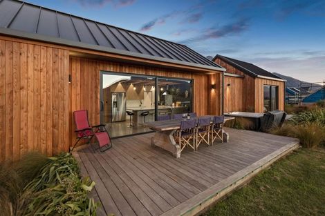 Photo of property in 11 Cunninghams Drive, Jacks Point, Queenstown, 9371