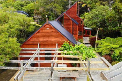 Photo of property in 77 Wyndham Road, Pinehaven, Upper Hutt, 5019