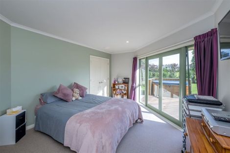 Photo of property in 28 Waipuna Grove, Levin, 5571