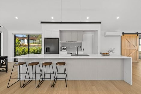 Photo of property in 6 Round Hill Rise, Cracroft, Christchurch, 8022