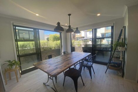 Photo of property in 15 Seafarer Crescent, Stanmore Bay, Whangaparaoa, 0932