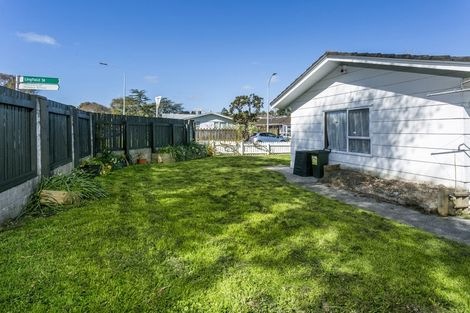 Photo of property in 1/20 Chartwell Avenue, Glenfield, Auckland, 0629