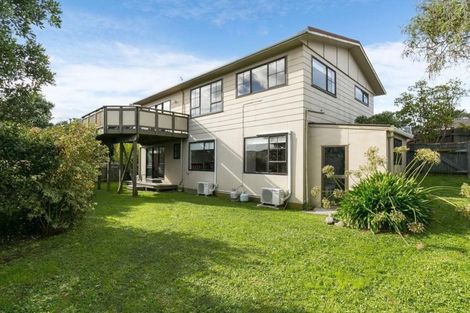 Photo of property in 32 Dominica Crescent, Grenada Village, Wellington, 6037