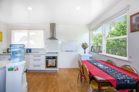 Photo of property in 1 Ashbourne Place, Glendene, Auckland, 0602