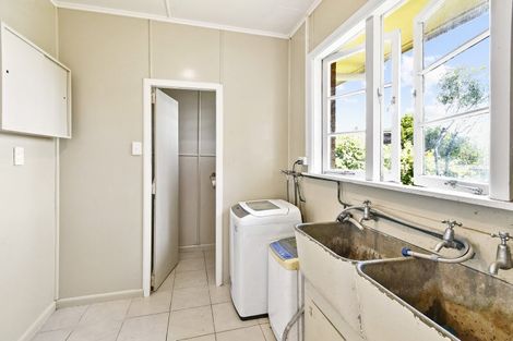 Photo of property in 222 Great South Road, Huntly, 3700