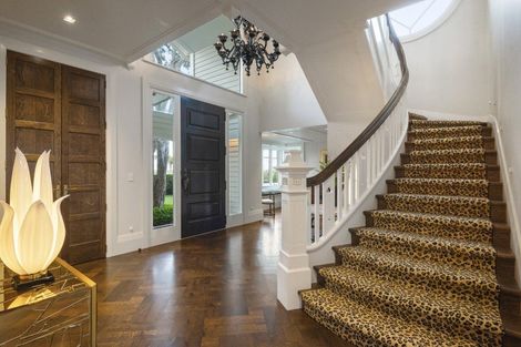 Photo of property in 21 Stanley Point Road, Stanley Point, Auckland, 0624