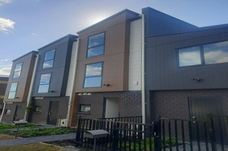 Photo of property in 3/62 Highland Drive, Highland Park, Auckland, 2010