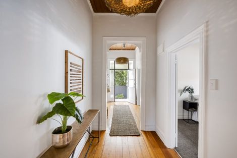 Photo of property in 111 Wellesley Road, Napier South, Napier, 4110