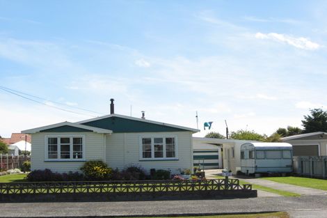 Photo of property in 112 Russell Street, Westport, 7825