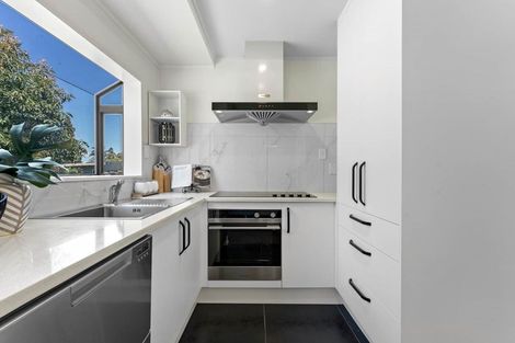 Photo of property in 2/20 Jonathan Place, Sunnynook, Auckland, 0620