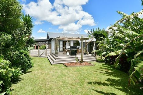 Photo of property in 33 Jelas Road, Red Beach, 0932