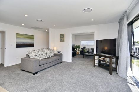 Photo of property in 45 Mcquillan Avenue, Woodend, 7610