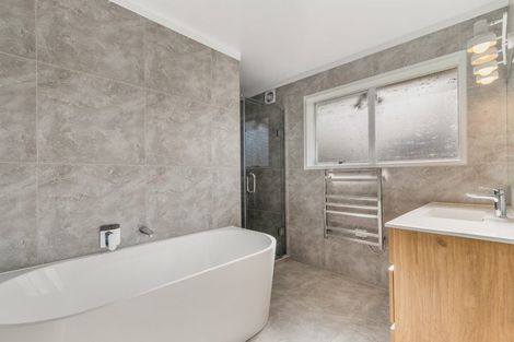 Photo of property in 3/70 Kaurilands Road, Titirangi, Auckland, 0604