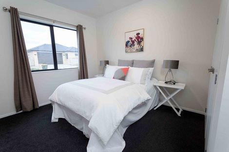 Photo of property in 2 Darley Way, Papakura, 2110