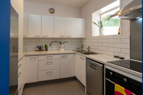 Photo of property in 2/15 Upper Lewisville Terrace, Thorndon, Wellington, 6011