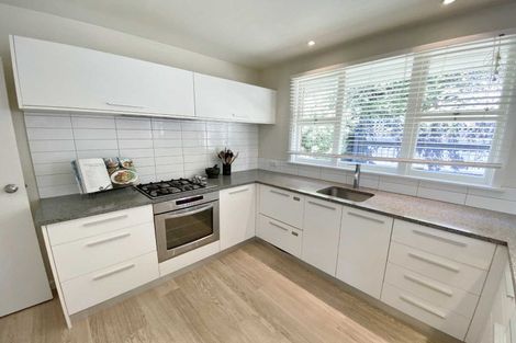 Photo of property in 17 Landsdowne Terrace, Cashmere, Christchurch, 8022