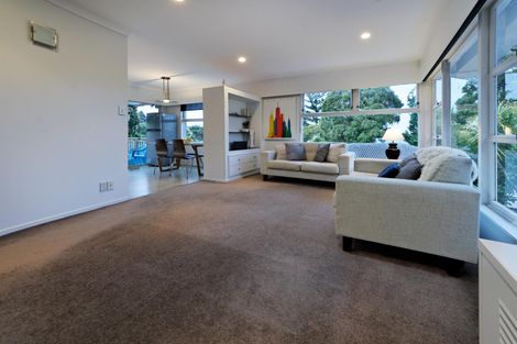 Photo of property in 12 Havelle Avenue, Titirangi, Auckland, 0604