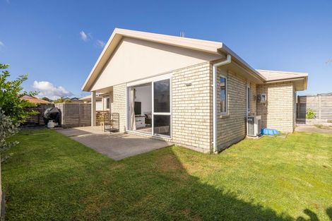 Photo of property in 2/100 Millers Road, Brookfield, Tauranga, 3110