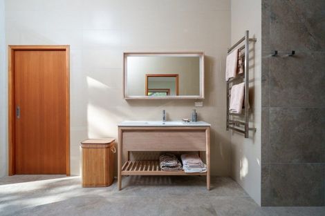 Photo of property in 337 Beacon Point Road, Wanaka, 9305