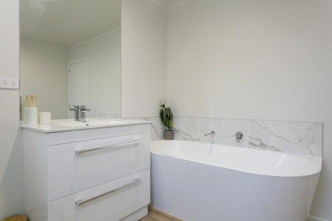 Photo of property in 2/151 Tauhara Road, Tauhara, Taupo, 3330