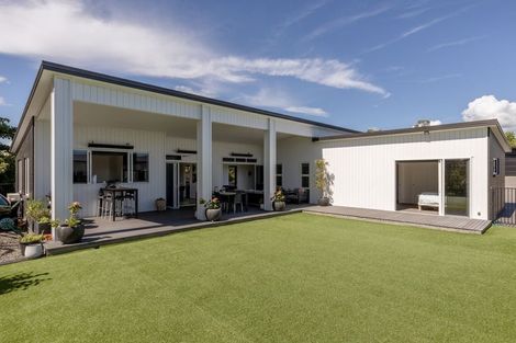 Photo of property in 9 Washingtonia Way, Omokoroa, 3114