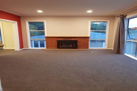 Photo of property in 60 The Drive, Tawa, Wellington, 5028