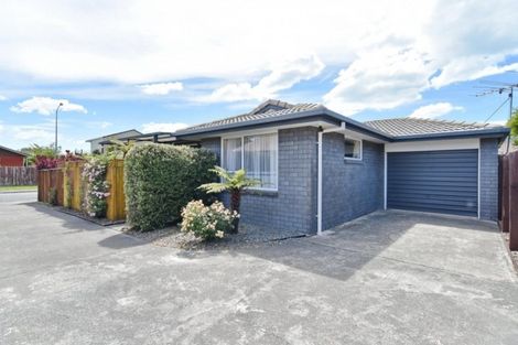 Photo of property in 1/35 Laing Crescent, Heathcote Valley, Christchurch, 8022