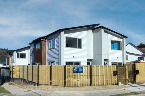 Photo of property in 105 Main Road, Wainuiomata, Lower Hutt, 5014