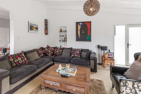 Photo of property in 15 Frankley Road, Westown, New Plymouth, 4310