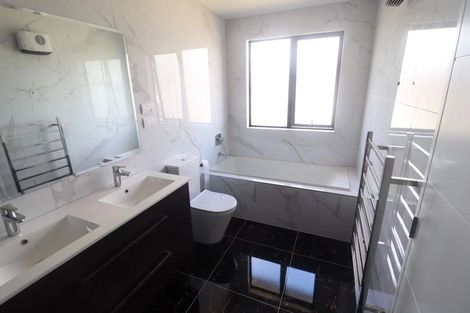 Photo of property in 10 Silvereye Road, Hobsonville, Auckland, 0616