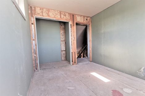 Photo of property in 99 Beazley Avenue, Paparangi, Wellington, 6037