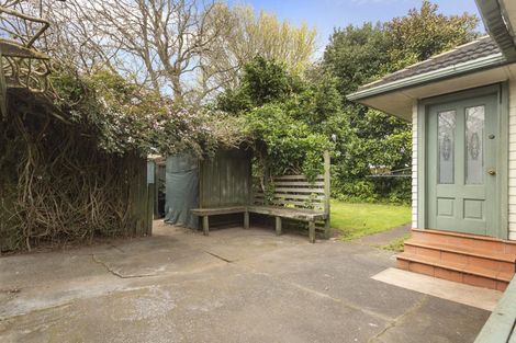 Photo of property in 17 Kervil Avenue, Te Atatu Peninsula, Auckland, 0610