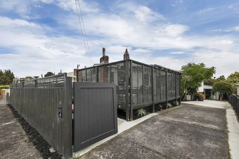 Photo of property in 38 Maui Pomare Street, Blockhouse Bay, Auckland, 0600