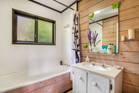 Photo of property in 2b Collingwood Road, Waiuku, 2123