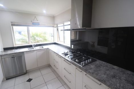 Photo of property in 15 Bonny Crescent, Massey, Auckland, 0614