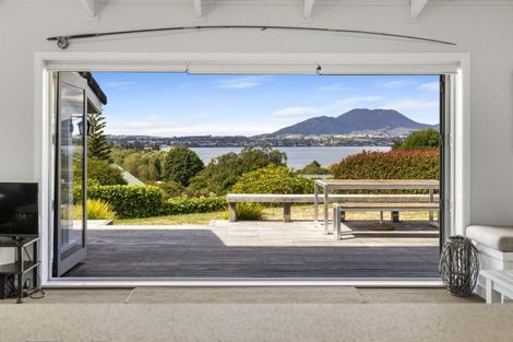 Photo of property in 6 Scenic Heights, Acacia Bay, Taupo, 3330