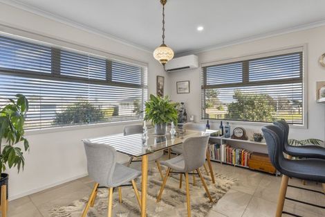 Photo of property in 98 Matai Street, Castlecliff, Whanganui, 4501