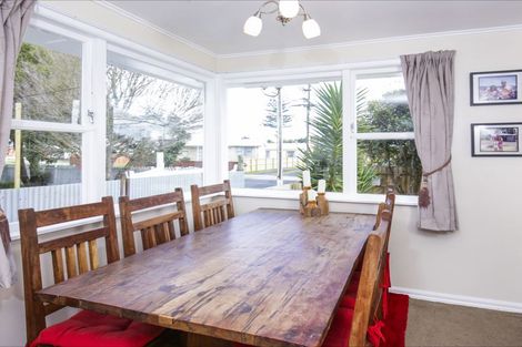 Photo of property in 29 Cobham Crescent, Kelston, Auckland, 0602