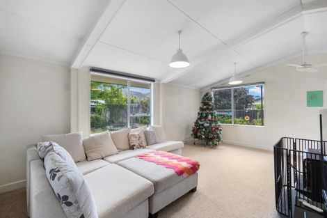 Photo of property in 6 Clare Place, Cromwell, 9310