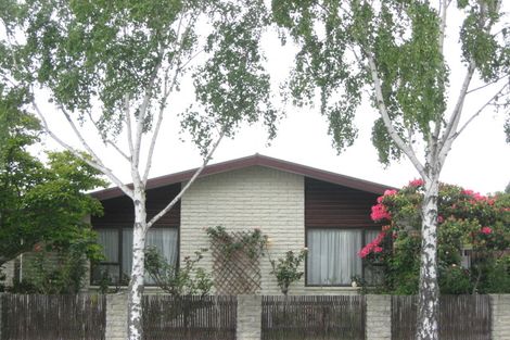 Photo of property in 4 Clivedon Place, Redwood, Christchurch, 8051