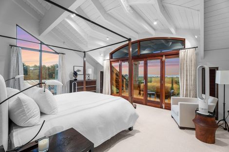 Photo of property in 42 Porterfield Road, Whitford, Howick, 2571