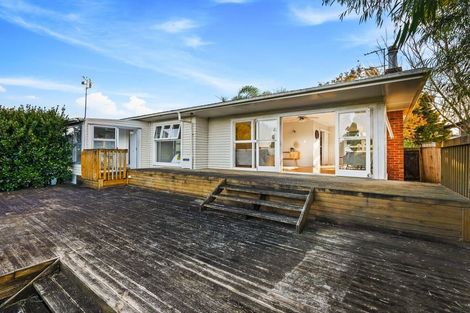 Photo of property in 18 Chorley Avenue, Massey, Auckland, 0614
