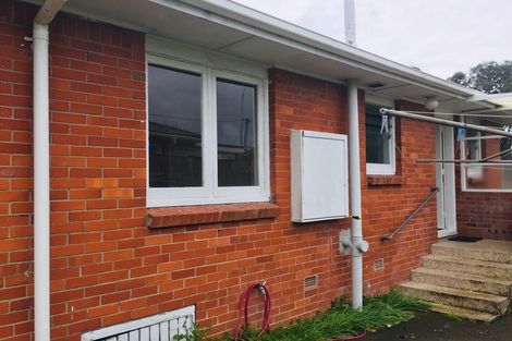 Photo of property in 136 Onewa Road, Northcote, Auckland, 0627